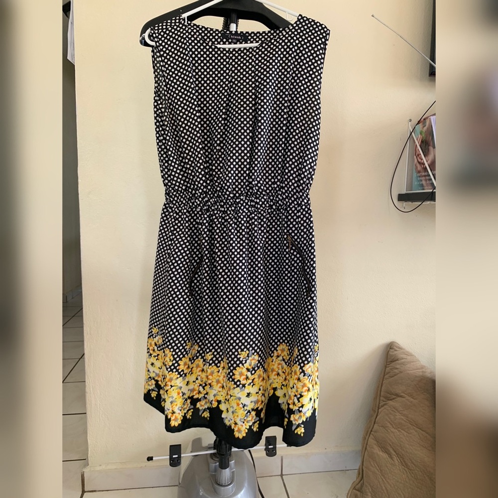 Sleeveless dress